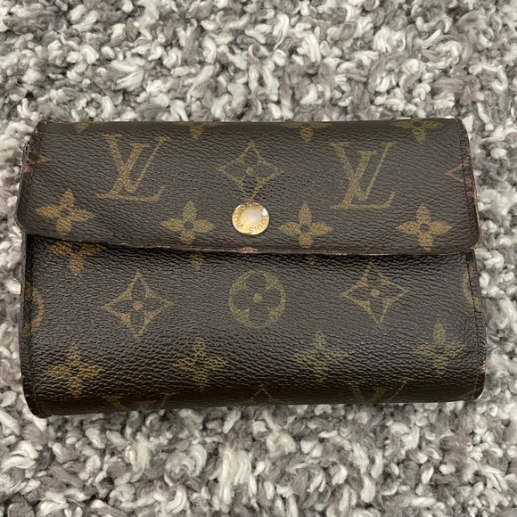 LV Monogram Trifold wallet - Picture 1 of 10